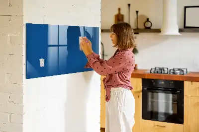 Pizarra magnética con rotulador de color azul marino
