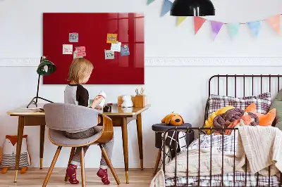 Pizarra magnética con rotulador de color rojo
