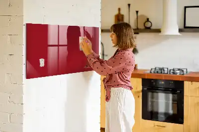 Pizarra magnética con rotulador de color rojo