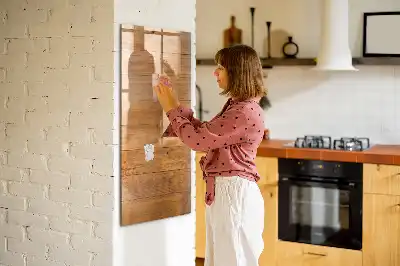 Pizarra magnética decorativa con rotulador y diseño en paneles de madera