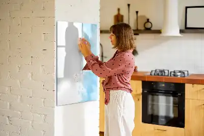 Pizarra magnética decorativa con diseño de manchas de acuarela y rotulador