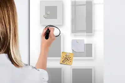 Pizarra magnética decorativa con rotulador y marcos para fotos