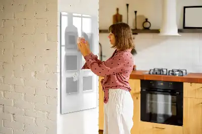 Pizarra magnética decorativa con rotulador y marcos para fotos