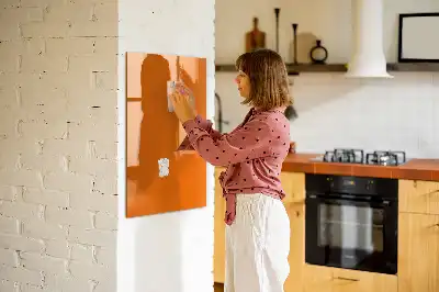 Pizarra magnética decorativa con rotulador de color naranja