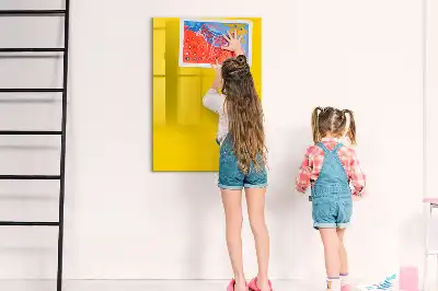 Pizarra magnética decorativa con rotulador color amarillo claro