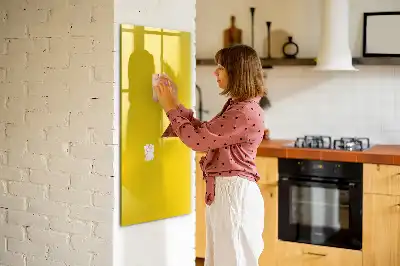 Pizarra magnética decorativa con rotulador color amarillo claro