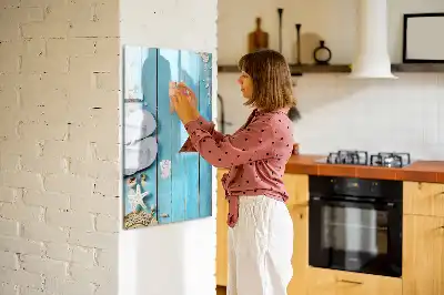 Pizarra magnética decorativa con rotulador diseño de tablas azules en la playa