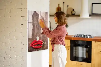 Pizarra magnética de cristal borrable con diseño de chiles sobre tabla de madera