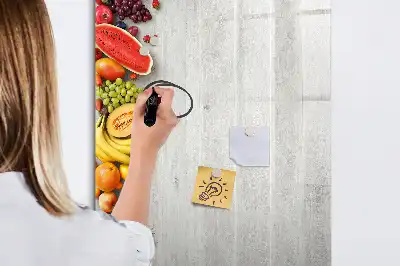 Pizarra magnética decorativa con diseño de verduras sobre madera y rotulador