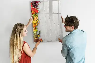 Pizarra magnética decorativa con diseño de verduras sobre madera y rotulador