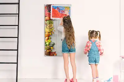 Pizarra magnética decorativa con diseño de verduras sobre madera y rotulador