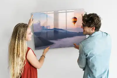Pizarra magnética de pared con rotulador decorada con un hermoso paisaje