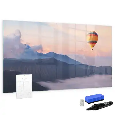 Pizarra magnética de pared con rotulador decorada con un hermoso paisaje