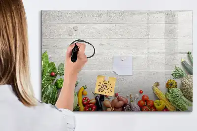 Pizarra de cristal borrable con imanes decorada con motivo de verduras en la mesa