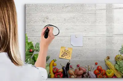 Pizarra de cristal borrable con imanes decorada con motivo de verduras en la mesa