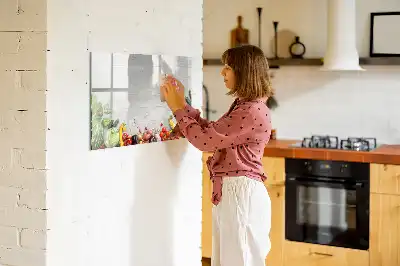Pizarra de cristal borrable con imanes decorada con motivo de verduras en la mesa