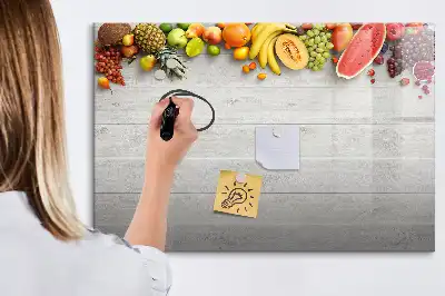 Pizarra de cristal magnética borrable con diseño de frutas en la mesa