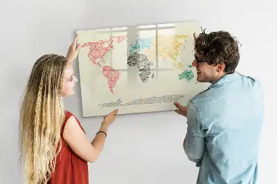 Mapa del mundo hecho de letras pizarra magnética de pared con rotulador
