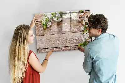 Pizarra de cristal magnética borrable con diseño de flores sobre madera