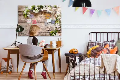 Pizarra de cristal magnética borrable con diseño de flores sobre madera
