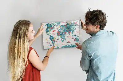 Pizarra de cristal con diseño de mapa del mundo ilustrado con superficie borrable e imanes