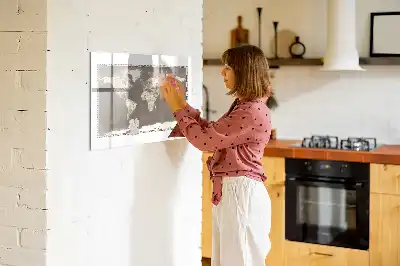 Pizarra magnética de pared diseño de mapa del mundo en color marrón con rotulador incluido
