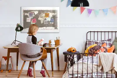 Pizarra magnética de pared diseño de mapa del mundo en color marrón con rotulador incluido