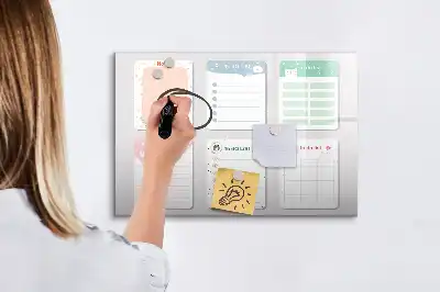 Pizarra magnética de pared con rotulador y notas coloridas
