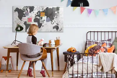 Pizarra magnética de pared diseño de mapa del mundo sobre hormigón con rotulador incluido