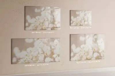 Pizarra borrable de cristal con imanes decorada con flores blancas pequeñas