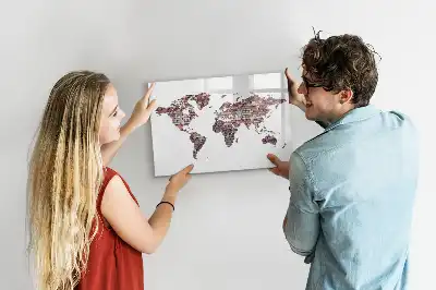 Mapa del mundo magnético de pared con rotulador y diseño de ladrillos