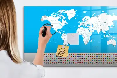 Pizarra magnética de pared con rotulador y diseño de mapa con contornos de países