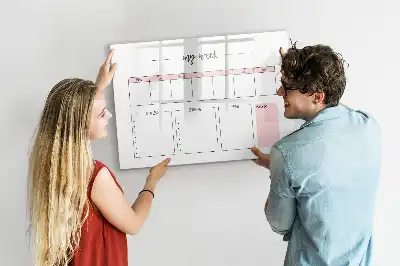 Pizarra magnética de pared con rotulador para planificación semanal