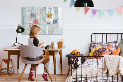 Pizarra magnética de pared con rotulador de madera en color pastel
