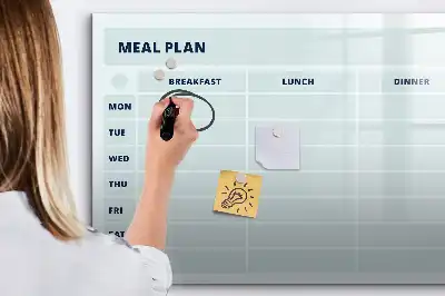 Pizarra magnética de pared con rotulador diseño para plan de comidas en color pastel