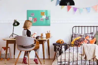 Pizarra magnética de pared con rotulador de color turquesa