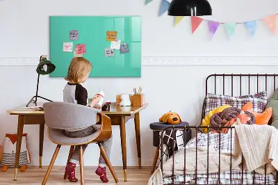 Pizarra magnética de pared con rotulador de color turquesa
