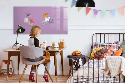 Pizarra magnética de pared con rotulador en color lila