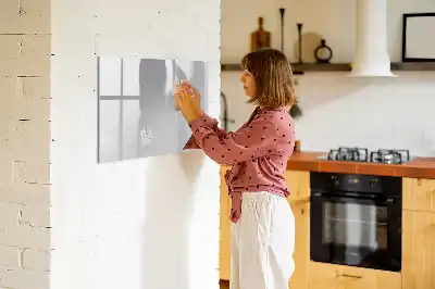 Pizarra borrable de cristal con imanes de color gris claro