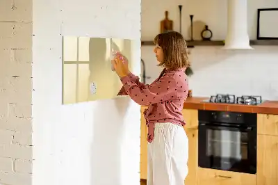 Pizarra borrable de cristal con imanes color crema