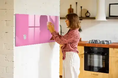 Pizarra magnética de pared con rotulador de color rosa