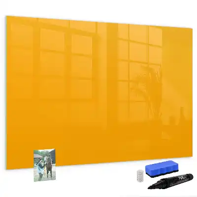 Pizarra magnética de pared con rotulador en color amarillo oro