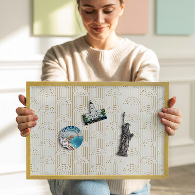 Pizarra magnética con marco dorado Arcos regulares alineados