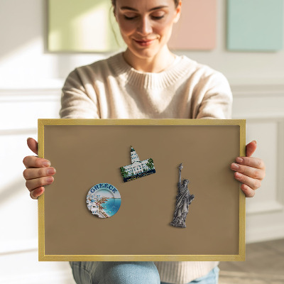 Pizarra magnética con marco dorado Color amarillo oscuro