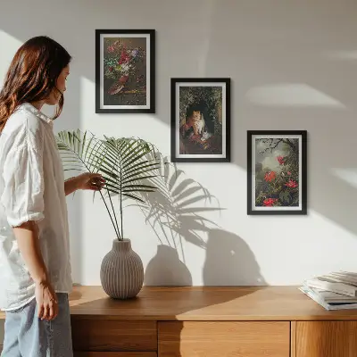 Tríptico enmarcado de flores antiguas, gatos y plantas en la naturaleza