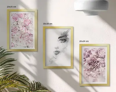 Juego de 3 cuadros decorativos delicadas peonías con retrato de mujer en blanco y negro