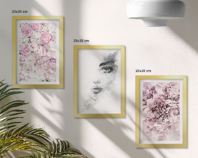 Juego de 3 cuadros decorativos Delicadas peonías, retrato en blanco y negro de una mujer
