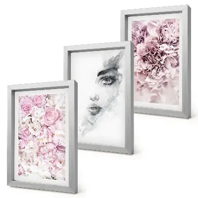Juego de 3 cuadros decorativos delicadas peonías con retrato de mujer en blanco y negro