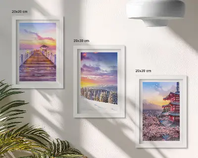 Tríptico enmarcado de paisajes románticos con cielos pintorescos