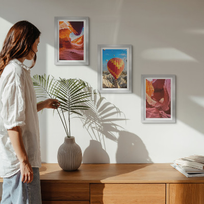 Tríptico enmarcado Paisajes de gargantas desérticas y un vuelo en globo